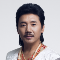请播放人妖女的和女的